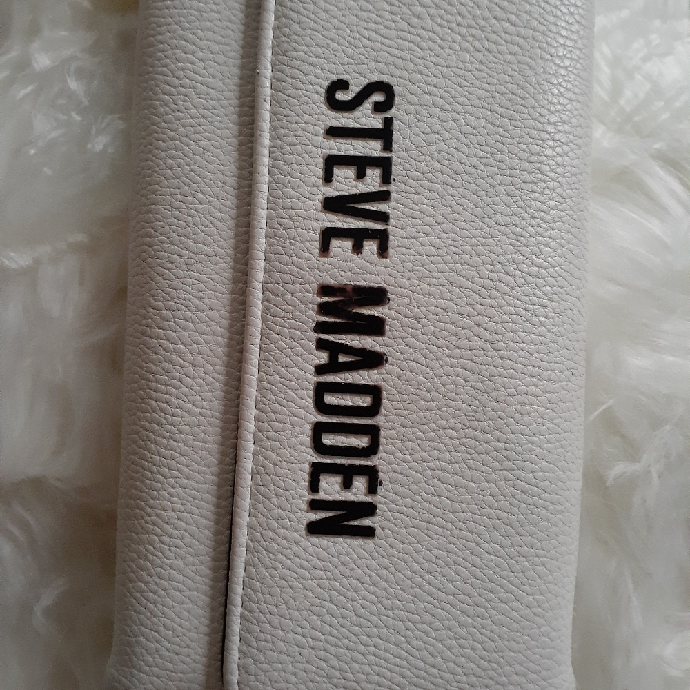 Steven madden wallet